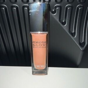Dior Forever Glow Maximizer Highlighter in Nude